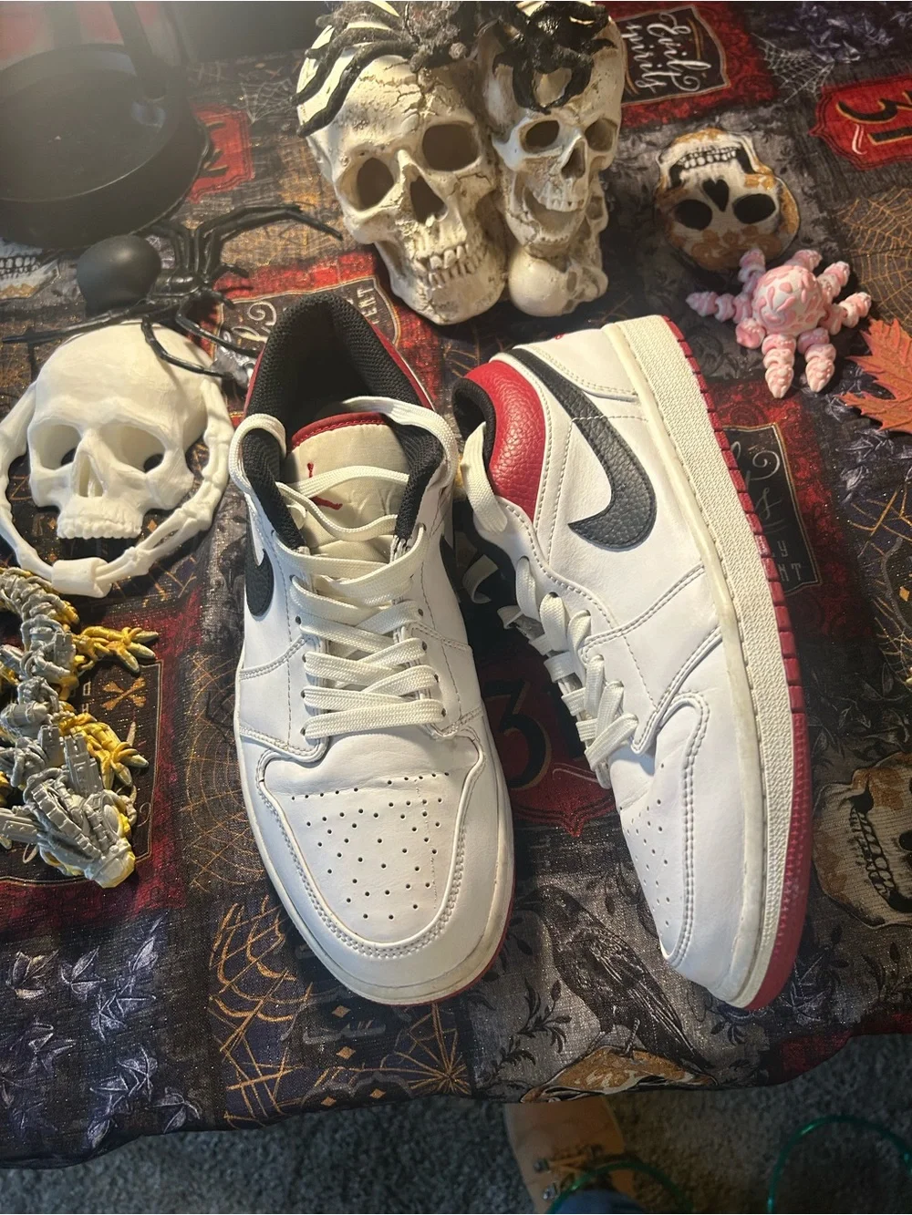 Nike Men’s White, Red and Black Low-Top Athletic Sneakers